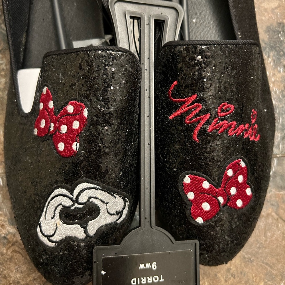 Black Minnie Mouse Sequin Loafers - Women - Picture 3 of 10